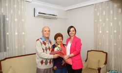 Kınay’dan CHP Karabağlar İlçe Örgütü’nün En Yaşlı Üyesine Ziyaret