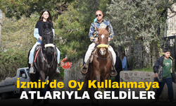 İzmir'de At Üstünde Oy Vermeye Geldiler