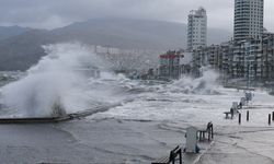 İzmir'in Kuzey ve Batı İlçeleri İçin Fırtına Uyarısı