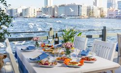 İzmir'de Lezzet Durakları: En İyi 7 Restoran
