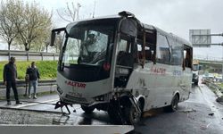 Bahçelievler'de Polisleri Taşıyan Minibüs Devrildi: 6 Yaralı
