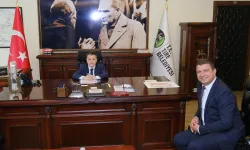 Tire Belediye Başkanı Okuroğlu, 23 Nisan'da koltuğunu çocuklara bıraktı