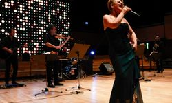 İzmir'de "Şarkılarda Kadın" konseri büyük beğeni topladı!