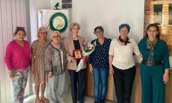 Türk Anneler Derneği’nden şehit annesine plaket