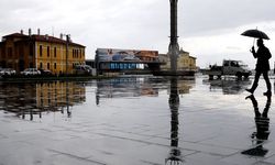 Trafiğe çıkacaklar dikkat! İzmir'de şiddetli sağanak yağış ne zaman sona erecek?