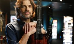 Türk Gitarı Damgası | Shark Gitar Dünya Piyasasına Adım Atıyor