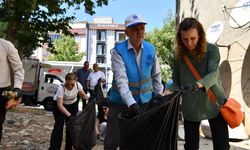 Başkan Semih Balaban ve  çevreciler çöp topladı