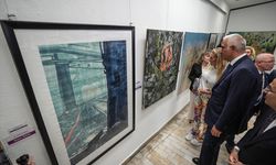 Bakan Ersoy, Şefik Bursalı Resim Yarışması Sergisi'ni gezdi
