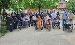 Sakarya'da engellilere akülü araba ve tekerlekli sandalye dağıtıldı