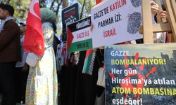 DEÜ Öğrencileri Gazze'ye Yapılan Saldırıları Kınıyor!