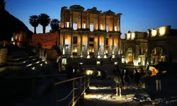 Gece müzeciliği Efes Antik Kenti'nde parlıyor!