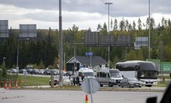 Finlandiya sınıra gelen göçmenleri geri gönderecek!