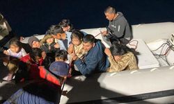 Karaburun ve Dikili açıklarında 49 düzensiz göçmen kurtarıldı