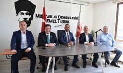 Belediye Başkanı Muharrem Erkek'ten Muhtarlar Derneği'ne ziyaret