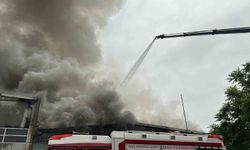 Uşak'ta bir tekstil fabrikasında yangın çıktı