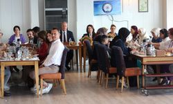 İzmir'de şehit aileleri kahvaltıda buluştu! Yardımlaşma ve Dayanışma derneğinin jesti