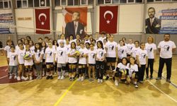Efes Selçuk Belediyesi kaymakamlık kupası'nı kazandı