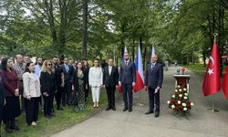 Çekya'nın başkenti Prag'da Türk Büyükelçiliğinin girişimiyle "Çek-Türk İşbirliği Parkı" açıldı