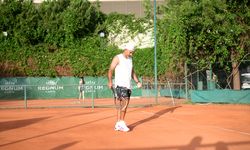 Clarence Seedorf ile İsmet Taşdemir Antalya'da tenis maçı yaptı