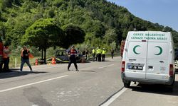 GÜNCELLEME - Sinop'ta otomobille sağlık personelinin bulunduğu araç çarpıştı, 4 kişi öldü, 2 kişi yaralandı