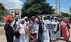 HAK-İŞ, BM Cenevre Ofisi önünde Filistin'e destek gösterisi düzenledi