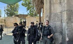 İsrail polisi, cuma namazını Mescid-i Aksa’da kılmak isteyen yüzlerce Filistinlinin girişine izin vermedi