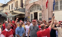 İzmir'de Büyükşehir Belediyesi şirketlerinde işten çıkarılan işçilere sendikalardan destek