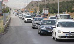 "Kilit kavşak" Kırıkkale'de bayram öncesi trafik yoğunluğu başladı