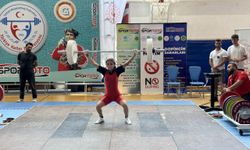 Minikler ve 15 Yaşaltı Ferdi Türkiye Halter Şampiyonası, Bolu'da başladı