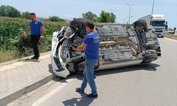 Osmaniye'de takla atan otomobilin sürücüsü ve çarptığı işçi yaralandı