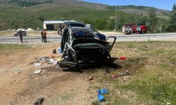 Sivas'ta hafif ticari aracın devrildiği kazada 1 çocuk öldü, 5 kişi ağır yaralandı