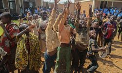 TDV'nin hayırseverlerin bağışlarıyla açtığı su kuyuları Burundililere "can suyu" oluyor