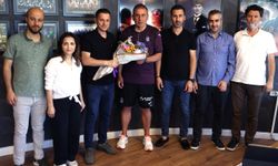 TSYD Trabzon Şubesi üyelerinden Trabzonspor Teknik Direktörü Abdullah Avcı'ya ziyaret
