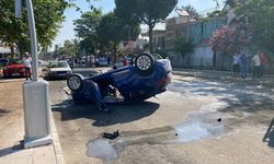 Antalya'da kontrolden çıkan otomobil takla attı