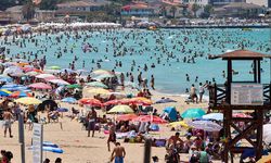 Çeşme'de tatil izdihamı! Hamile vatandaşlar sıra bekledi