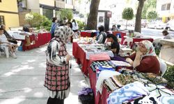 Denizlili kadınların el emeği pazarı