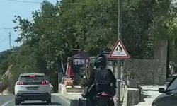 Motosikletlinin trafikte tehlikeli yolculuğu