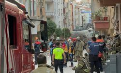 İstanbul'da bina kısmen çöktü | 3 katı kaçak çıktı