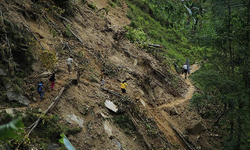 Nepal'de toprak kaydı | 9 hayata mal oldu