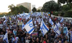 İsrail Parlamentosu önünde erken seçim protestosu