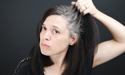 Stres neden saçlarımızın beyazlamasına yol açar?