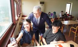 Ege Üniversitesi Rektörü Budak'tan öğrencilere ziyaret