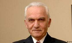 AK Parti'nin ilk dışişleri bakanı Yaşar Yakış hayatını kaybetti