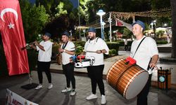 Manisa’da akustik yaz akşamları | Müziğin ritmi şehirde yankılanıyor