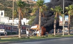 Bodrum'da seyir halindeki servis minibüsü yandı