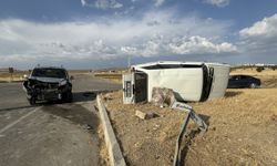 Elazığ'da aynı kavşakta meydana gelen iki farklı kazada 8 kişi yaralandı