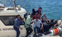 İzmir açıklarında 20 düzensiz göçmen kurtarıldı