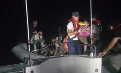 Muğla açıklarında sürüklenen bottaki 44 düzensiz göçmen kurtarıldı