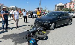 Tekirdağ'da otomobil ile motosikletin çarpıştığı kaza anı güvenlik kamerasında