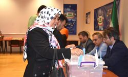 Van'daki İranlılar, ülkelerindeki cumhurbaşkanlığı seçimlerinin ikinci turu için oy kullandı